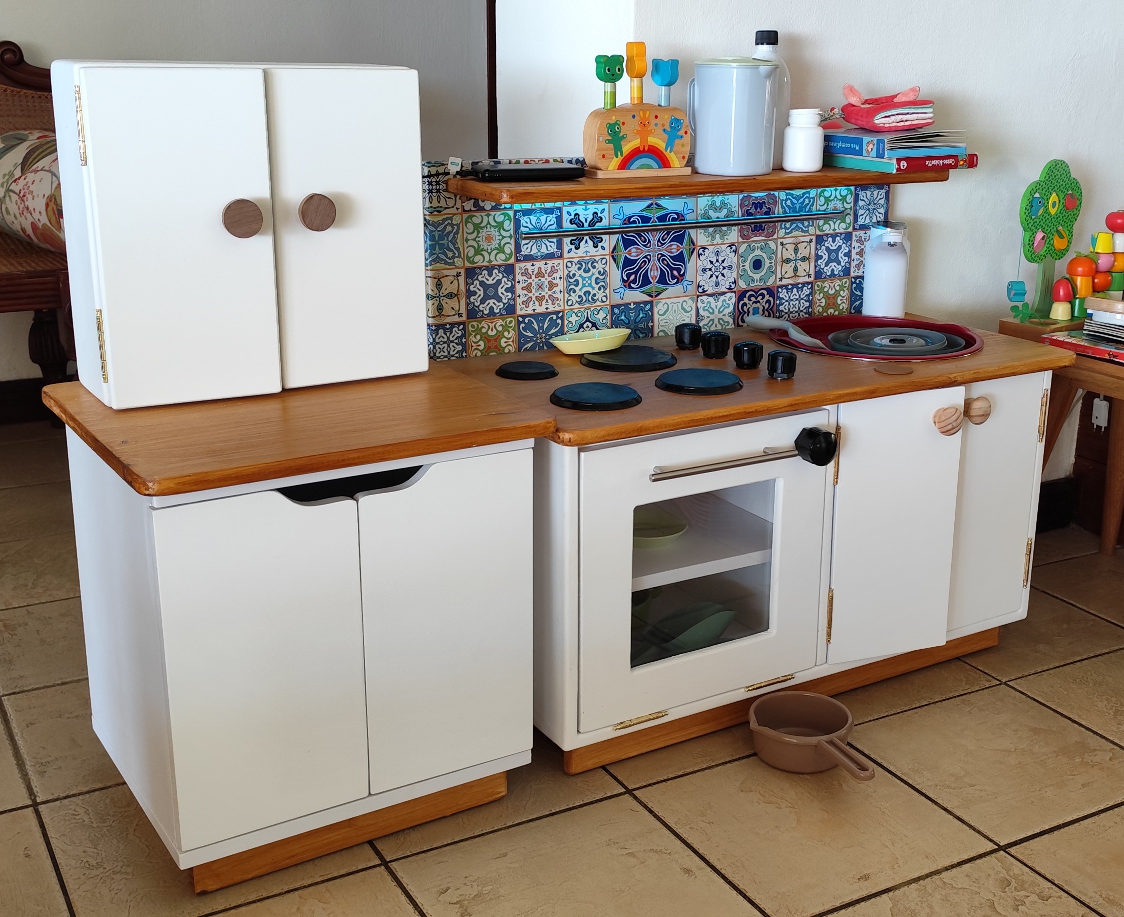 Play kitchen